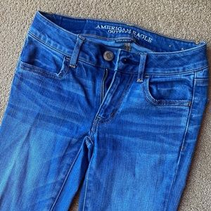 American Eagle Women’s Jeggings, SIZE: 2, Color: Medium Blue Wash